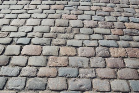 7 Advantages of Using Cobblestone Pavers For Your Driveway